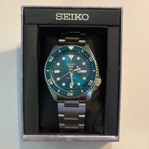 Seiko 5 Automatic Watch SRPD61 Green Dial New Open Box